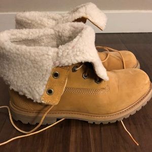 Timberland size 7 fur lined boots